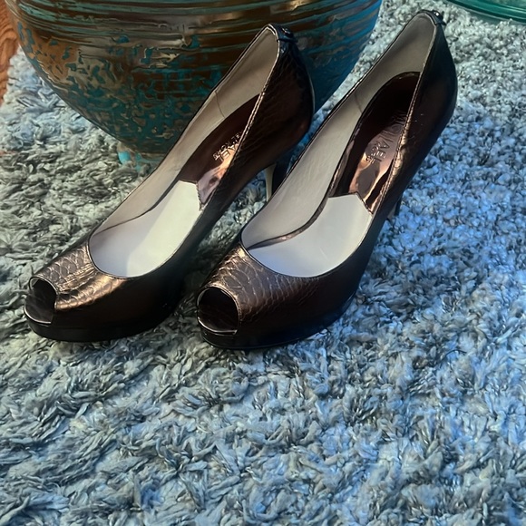 Micheal Kors heels - Picture 4 of 6